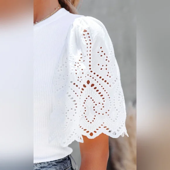 Scalloped Eyelet Sleeve Top - Picture 2 of 6